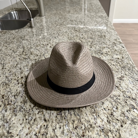 Aritzia Auxiliary Fedora Classic Straw Fedora in Grey/Black, size S/M - Picture 2 of 3